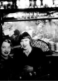 Mädchen in Paris Mädchen in Paris