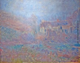 Häuser in Falaise im Nebel