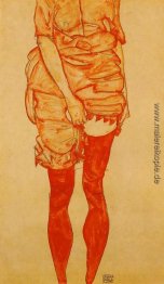 Stehende Frau in Rot