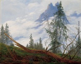 Berggipfel mit Drifting Clouds