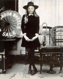 Lächerlich Portrait (Lastwagen-Räder) Lächerlich Portrait (Lastwagen-Räder)