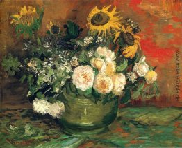 Stilleben mit Rosen und Sonnenblumen