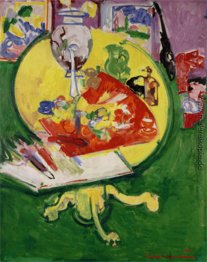 Yellow Tisch auf grünem