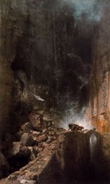 Drache, der zwischen Felsen Drache, der zwischen Felsen