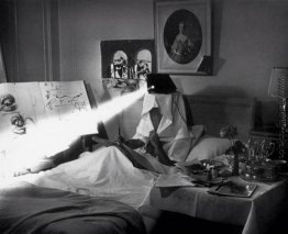 Salvador Dalí im Bett