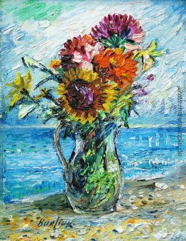 Bouquet von wilden Blumen mit Meer-Hintergrund