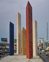Torres de Satélite (Zusammenarbeit mit Luis Barragán und Jesús R Torres de Satélite (Zusammenarbeit mit Luis Barragán und Jesús R