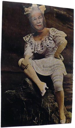 Lächerlich Portrait (Frau in einem Badeanzug)