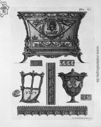 Eine Kommode, eine Seite der Limousine, eine dekorative Vase und Eine Kommode, eine Seite der Limousine, eine dekorative Vase und
