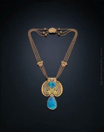 Halskette. Schwarze Opale, Demantoid Granat, Saphir, Emaille, Go Halskette. Schwarze Opale, Demantoid Granat, Saphir, Emaille, Go