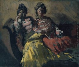 Zwei Frauen auf einem Sofa