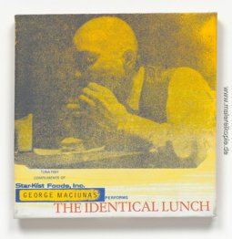 George Maciunas führt das Identische Lunch George Maciunas führt das Identische Lunch