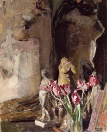 Tulpen und Statuetten