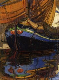 Segelboot mit Spiegelbild im Wasser