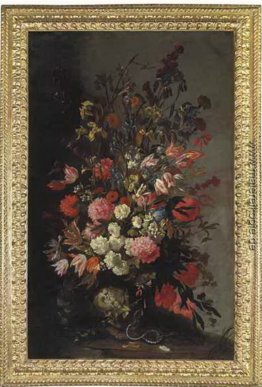 Tulpen, Lilien, Schwertlilien und andere Blumen in einem geformt