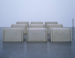 Untitled (Neun Tische)