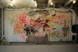 Mural (Zusammenarbeit mit Futura 2000 und Jean-Michel Basquiat) Mural (Zusammenarbeit mit Futura 2000 und Jean-Michel Basquiat)