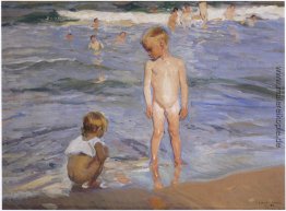 Kinder baden in der Nachmittagssonne Kinder baden in der Nachmittagssonne