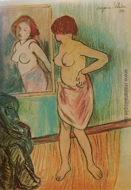 Frau blickt auf selbst im Spiegel Frau blickt auf selbst im Spiegel