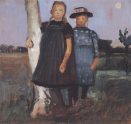 Zwei Mädchen auf der Birkenstamm Zwei Mädchen auf der Birkenstamm