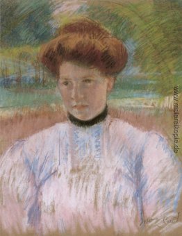 Junge Frau mit Auburn Haaren in einem rosa Bluse Junge Frau mit Auburn Haaren in einem rosa Bluse