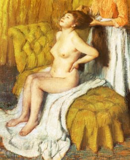Frau, die ihr Haar kämmten Frau, die ihr Haar kämmten