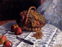 Äpfel und Trauben in einem Korb Äpfel und Trauben in einem Korb