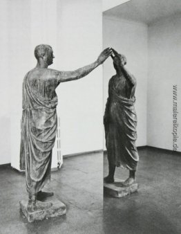 Etruskischen Spiegel vorhalten Etruskischen Spiegel vorhalten