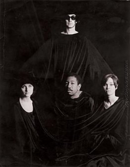 Vier in einem Kleid Vier in einem Kleid