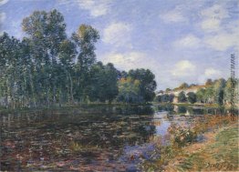 Biegung im Fluss Loing im Sommer Biegung im Fluss Loing im Sommer