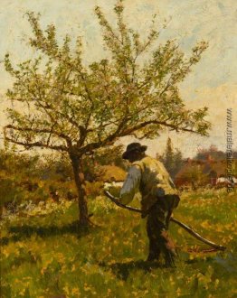 Ein Mann Sensen in einem Obstgarten Ein Mann Sensen in einem Obstgarten