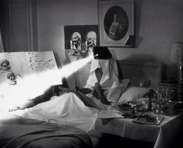 Salvador Dalí im Bett Salvador Dalí im Bett