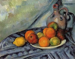 Obst und Krug auf einem Tisch Obst und Krug auf einem Tisch