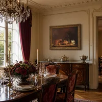 Stillleben mit Glas Oliven — Schloss-Esszimmer