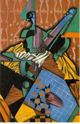 Fotografie der Violine und Schachbrett Fotografie der Violine und Schachbrett