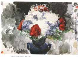 Blumen in einem blauen Vase Blumen in einem blauen Vase