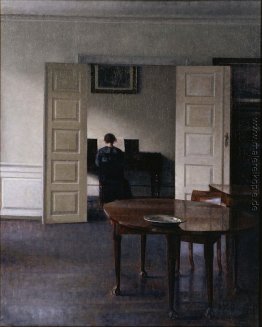 Innenraum mit Ida Klavierspielen Innenraum mit Ida Klavierspielen