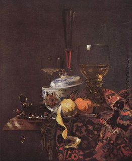 Stilleben mit Glas und Porzellan abgedeckt Schüssel Stilleben mit Glas und Porzellan abgedeckt Schüssel