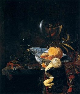 Stillleben mit Porzellan und ein Nautilus Cup Stillleben mit Porzellan und ein Nautilus Cup